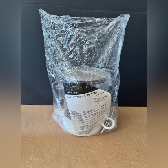 NIB Curtis Stone Pull Cord No Mess Rapid Sifter Measuring Cup Fine Mesh Flour - Picture 2 of 7